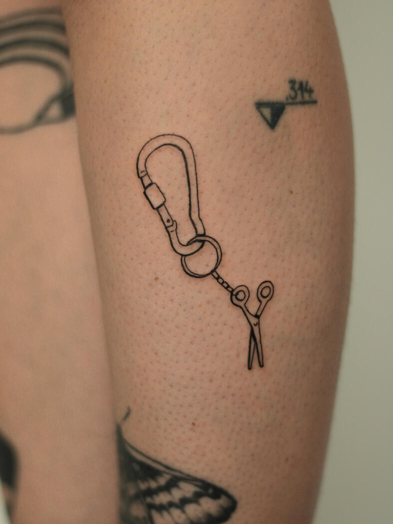 wlw tattoo by queer artist in lisbon